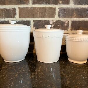 Kitchen canister set